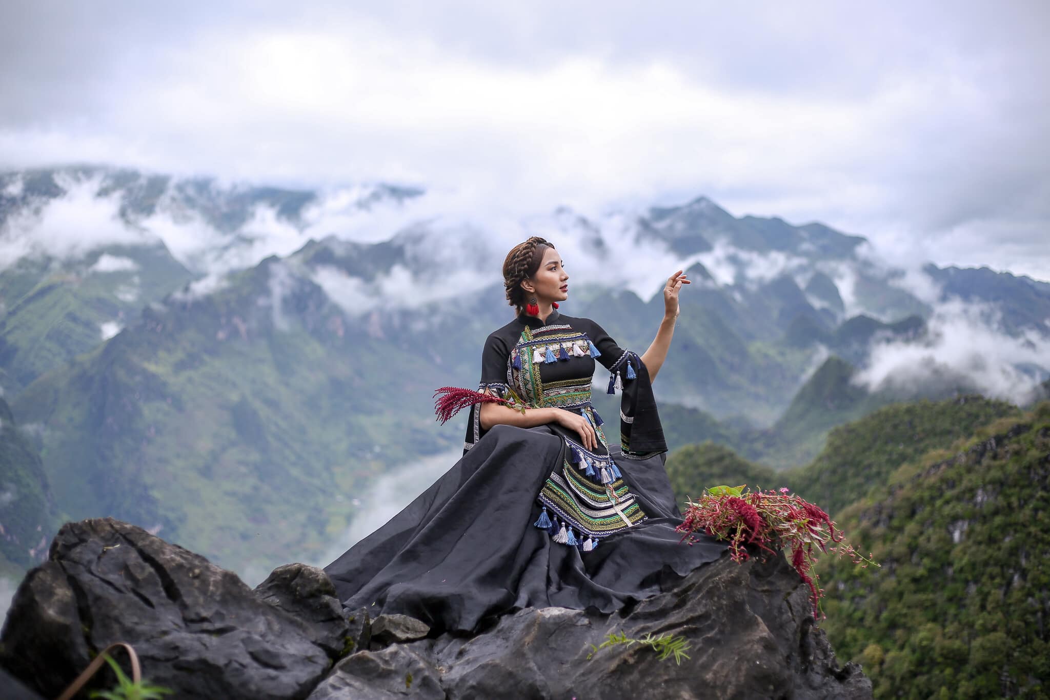 Dong Van stone plateau – the fairy land of rock in Northwest of Vietnam