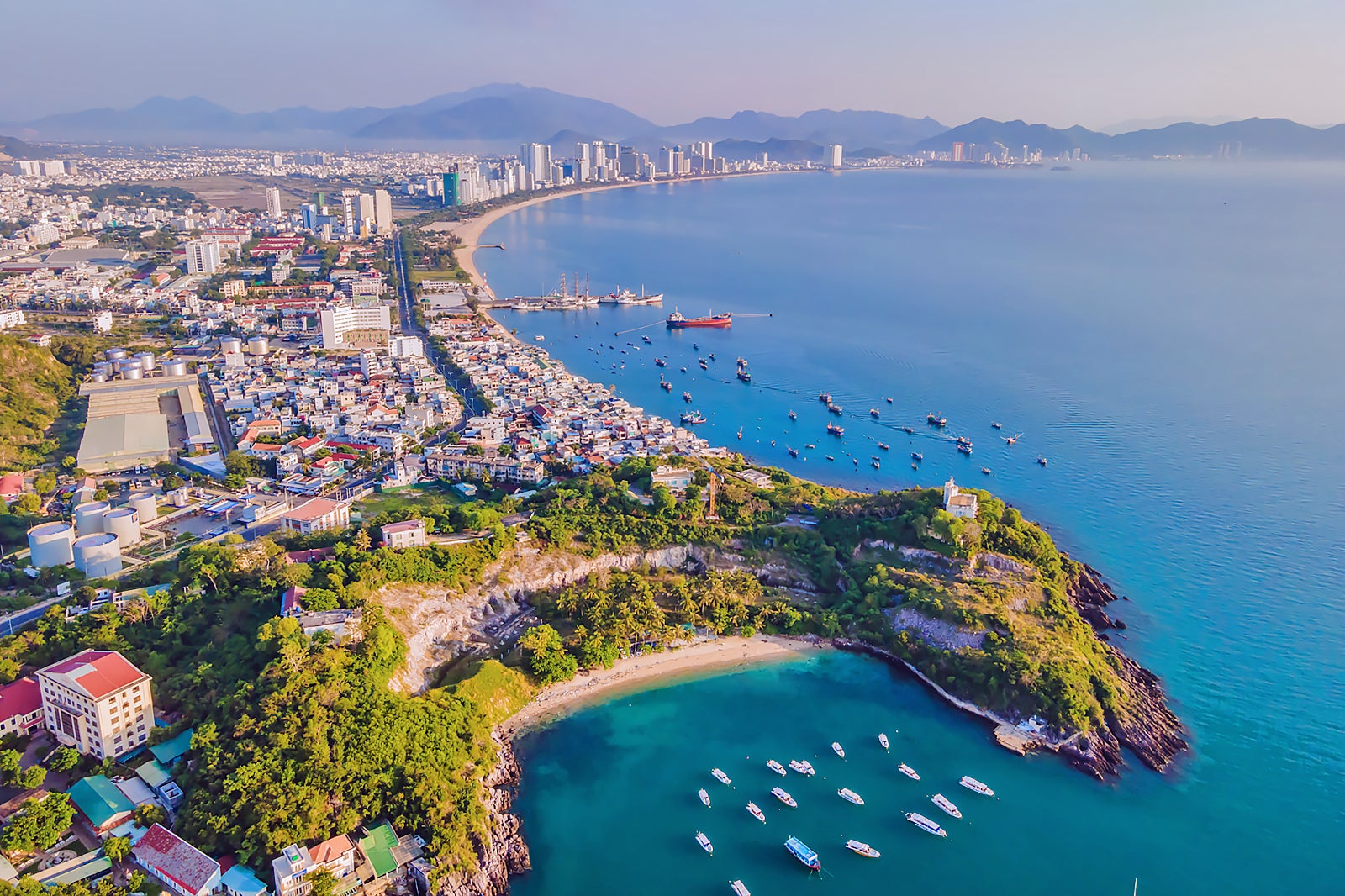 ​Nha Trang, Vung Tau beaches among top 10 most popular beach destinations